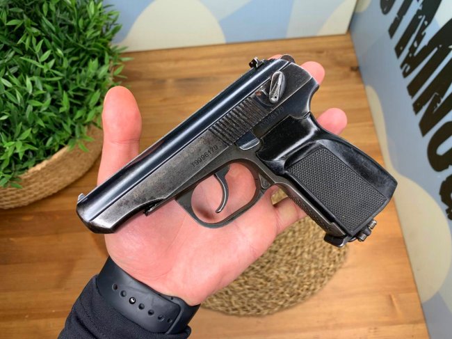     654